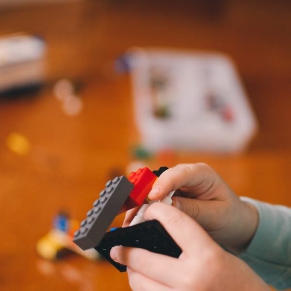 Üstün Zekâlı Çocukların Erken Dönem Belirtileri: “Çocuğum Farklı mı?”